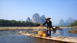 廣西桂林：江作青羅帶 山如碧玉篸