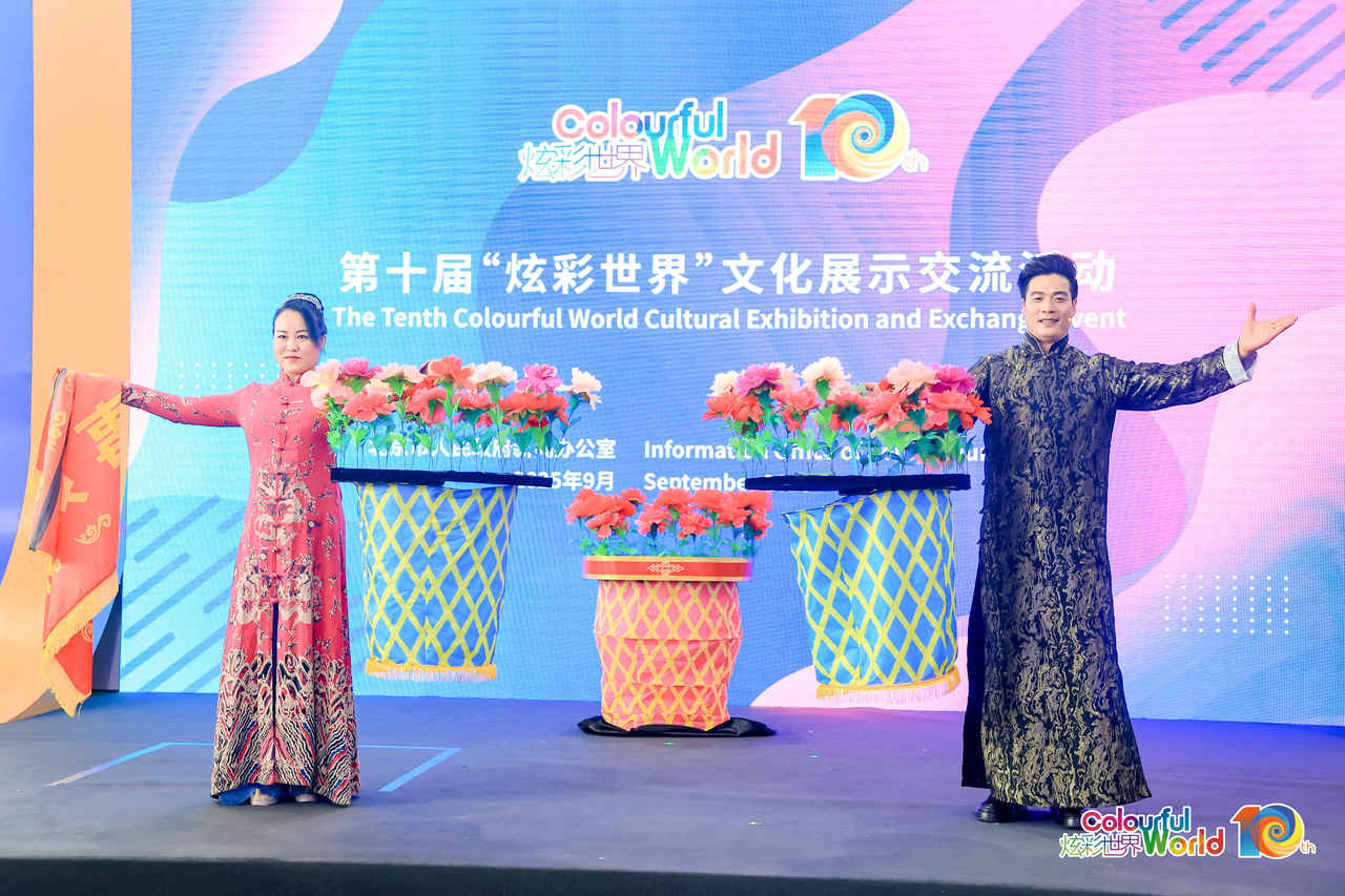 【炫彩世界】“炫舞臺”好戲連臺，文化“萬花筒”精彩不停歇（組圖）_fororder_2M5A2123-571344697