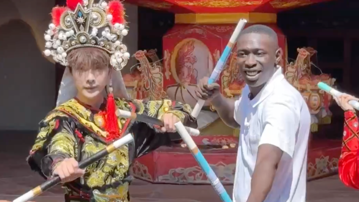中國遊記丨從“擔心丟”到“不想走”，“中國式安全感”何以打動世界？_fororder_WPS圖片20260525130341