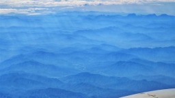 鳥瞰秦嶺如巨幅水墨畫