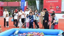 四川省城市足球聯賽帶火“文旅+消費” 球迷“跟著賽事來旅遊”