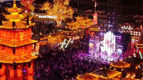 吉林遼源：60余組冰雪雕打造夢幻城堡