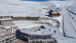 新疆阿勒泰：寒潮來襲 滑雪熱情不減