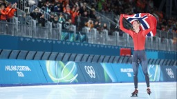 速滑男子5000米世界紀錄保持者打破奧運紀錄奪冠