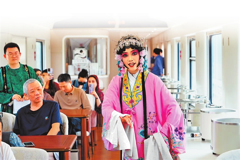 行李不用搬 “酒店”跟著跑 銀發專列：助力老“遊”所樂