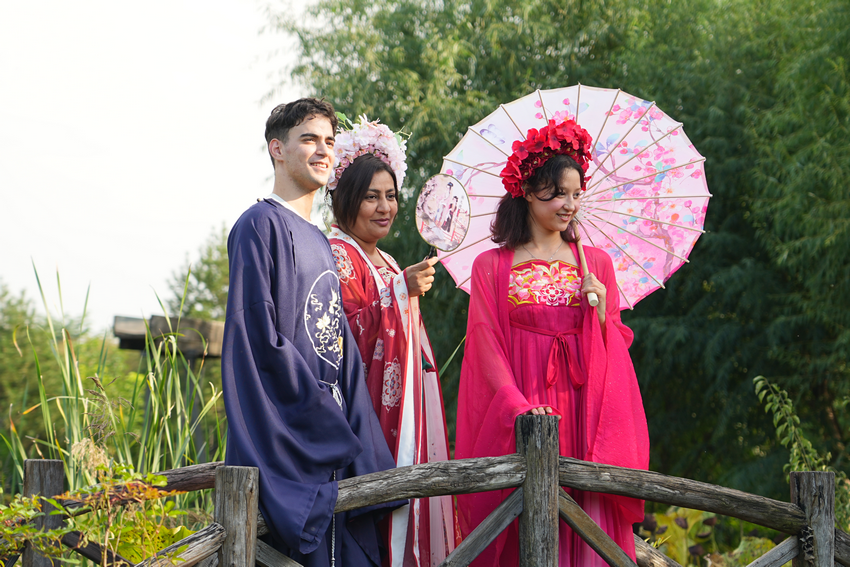 洋面孔擁抱中國風 花都園林盡顯生態之美_fororder_圖片5