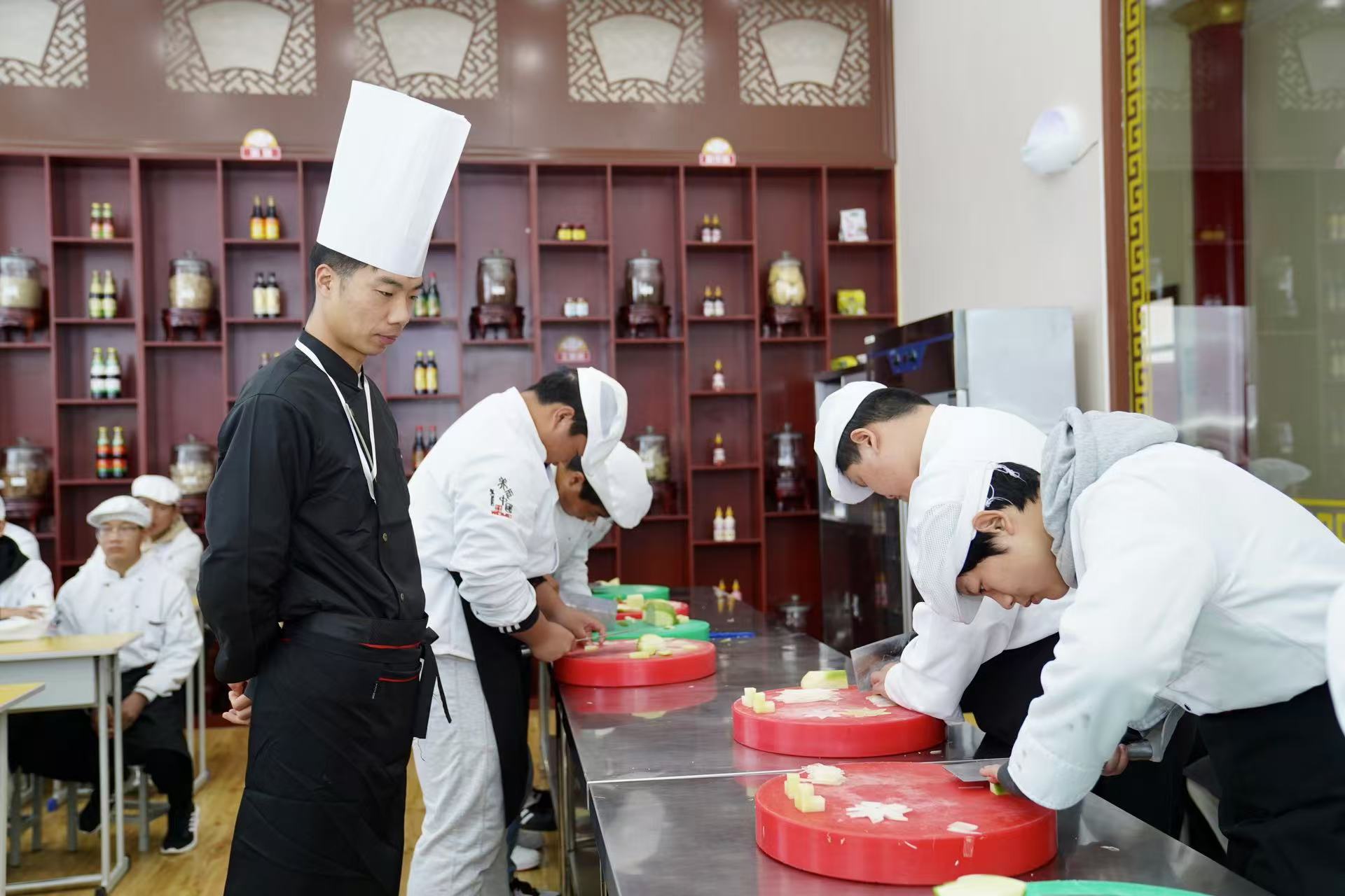 致力於培養“雙高”型匠才 鄭州技師學院有什麼絕活?