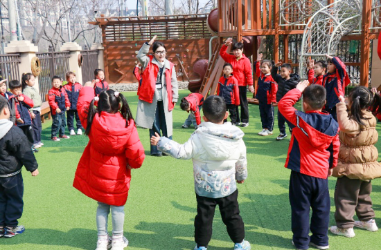 開封大學青年志願者服務隊走進幼兒園開展學雷鋒志願服務活動_fororder_圖片1