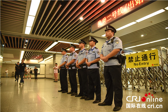 西安地鐵警方傳授地震時地鐵逃生“寶典”_fororder_地鐵1