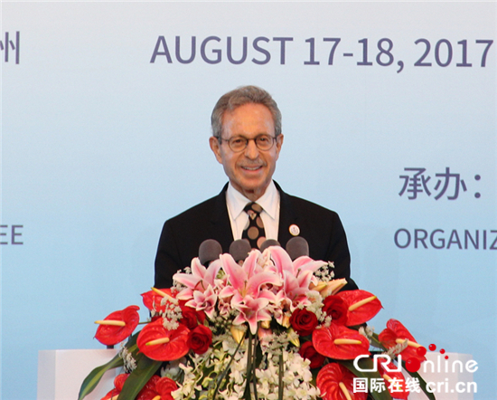 圖片默認標題_fororder_美國庫恩基金會主席羅伯特•勞倫斯•庫恩（楊光攝）_副本