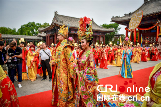 CRI外籍記者化身文化使者 體驗華清宮盛唐婚典_fororder_圖片5_副本