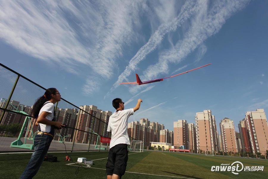焦點圖 顯示圖在稿件最下方】開學了這所大學的足球場卻沒了 滿滿的都是回憶