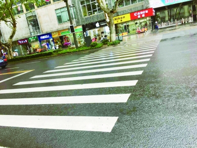 (公益)江蘇南京市珠江路全線桿件 減少三分之一 (公益)江蘇南京市珠江路全線桿件 減少三分之一