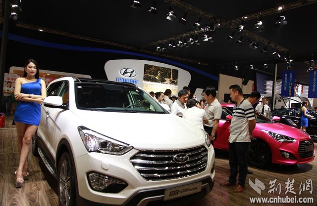 華中車展沒有“薄透露” 車模遭冷落