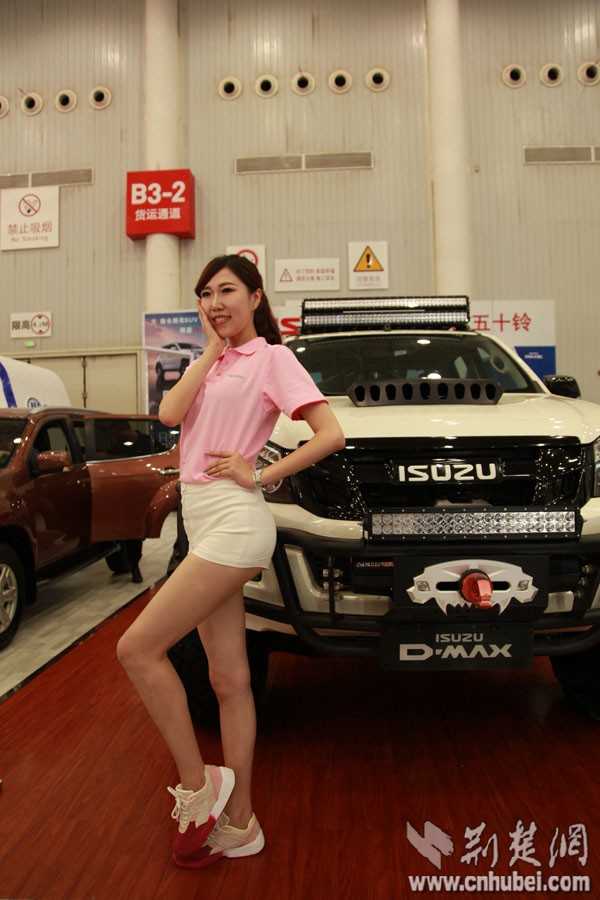 華中車展沒有“薄透露” 車模遭冷落