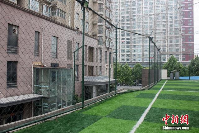 鄭州足球愛好者自建“空中足球場”