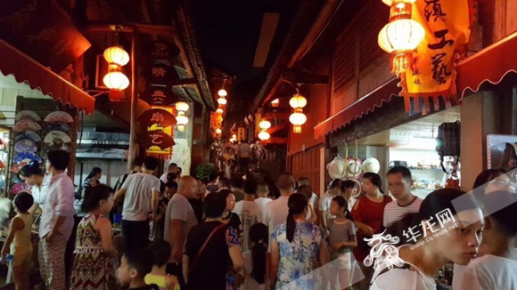【區縣聯動】【榮昌】榮昌:遊人見證集體婚禮 七夕萬靈迎客逾16萬人次【區縣聯動　列表】榮昌集體婚禮七夕萬靈迎客逾16萬人次