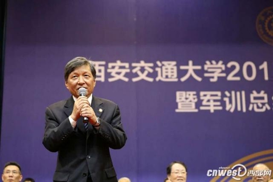 王樹國祝願新同學在未來逐夢之路中越來越好，為國家繁榮昌盛、為世界美好發展做出交大人應有的貢獻。_fororder_2