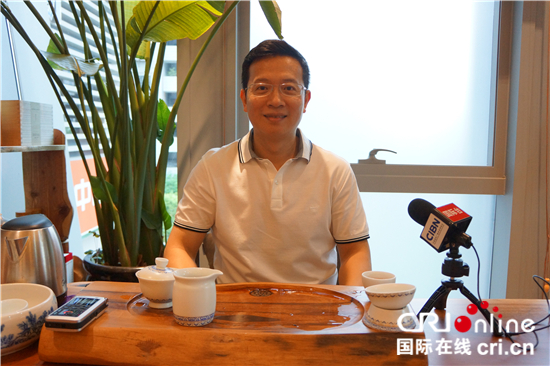 圖片默認標題_fororder_阿根廷和平統一促進會顧問、阿根廷華商協會名譽會長、福建省民營經濟國際合作商會會長洪德利接受本台記者專訪_副本_副本