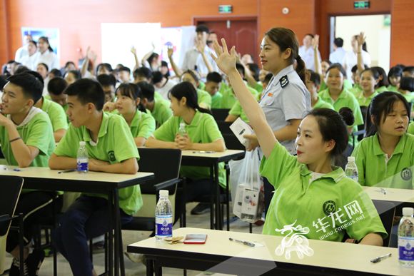【區縣聯動】【大渡口】大渡口區地稅局為青少年創業創新支招