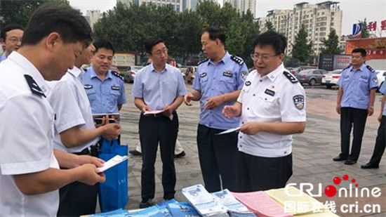 圖片默認標題_fororder_濟寧市副市長、市公安局局長周鳳文現場指導工作_副本