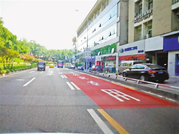 【要聞】重慶市首條公交優先車道12日正式投用