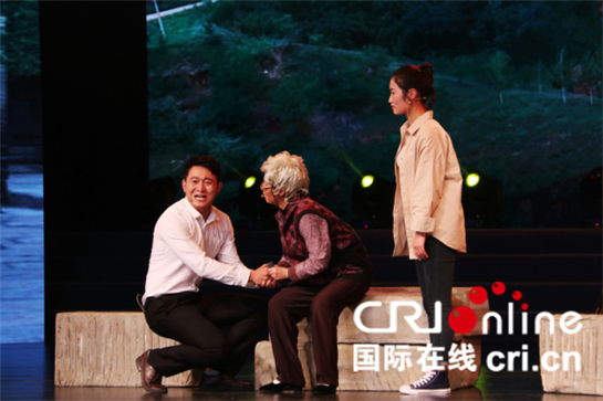 榆林舉辦紀念中共中央轉戰陜北七十週年文藝晚會_fororder_圖片4