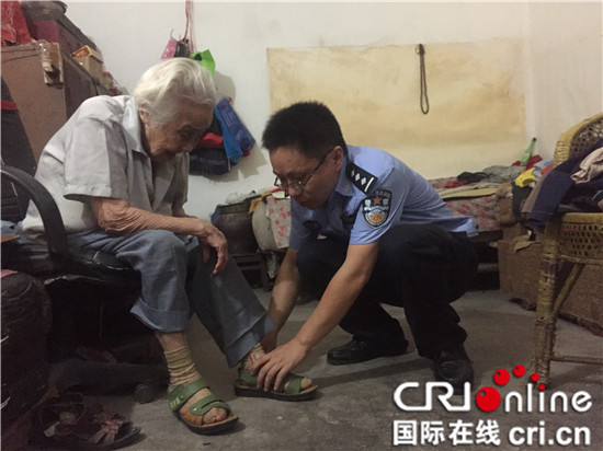 已過審【聚焦重慶列表】江北民警皮科讓老人老有所依 獲評中華慈孝人物