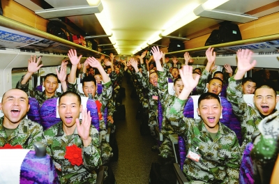 (社會廣角圖文)2017年江蘇南京市首批新兵啟程赴軍營 (社會廣角圖文)2017年江蘇南京市首批新兵啟程赴軍營