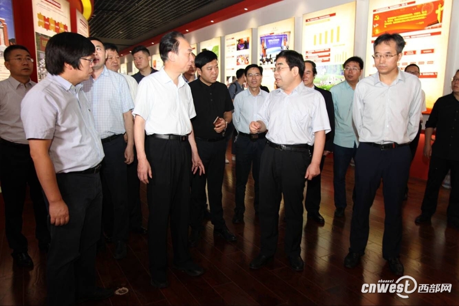 【文化 顯示圖在稿件最下方】《砥礪奮進的五年》大型主題展覽在西安開展