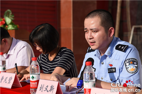 已過審【法制安全】民警走進忠縣中學 面對面教授防詐騙