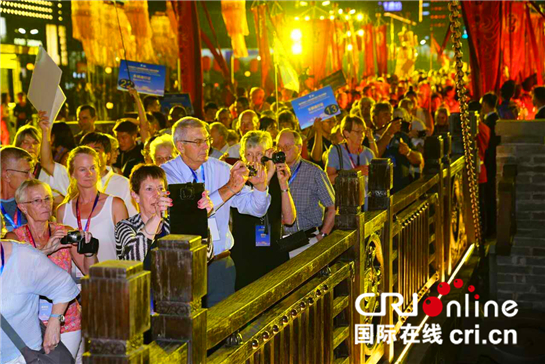 （完成）【焦點圖　顯示圖在稿件最下方】澳大利亞千人感知大唐盛世風采 《夢長安》引讚無數