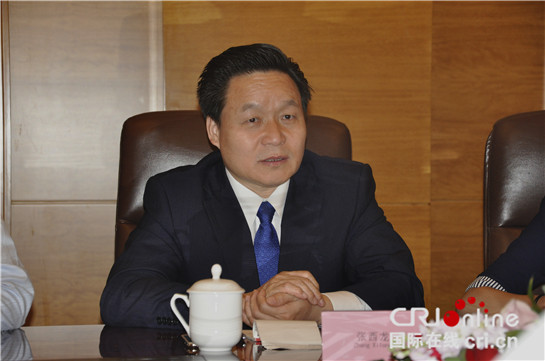 德國男子跑步重走“絲綢之路” 成“中國製造”大粉絲_fororder_2