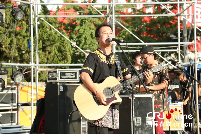 【陜派音樂 陜派狂歡盛宴 顯示圖在稿件最下方】“百事可樂絲路國際陜派音樂進萬家”玩轉蘭州 音樂“大餐” 讓市民回味無窮