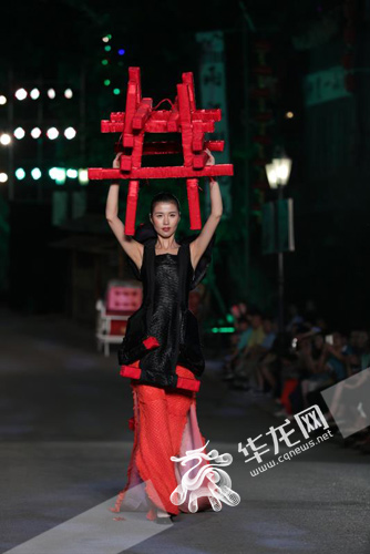 【文化 標題摘要】時尚融合重慶之美 “城市記憶”主題服裝秀亮相