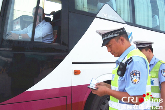 濱州高速交警支隊劉方孟：嚴查重管保平安_fororder_濱州市高速交警支隊一大隊一中隊隊長劉方孟