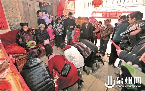 百歲老人走過“橡樹婚”五世同堂 子孫156個