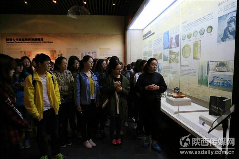 為祖國點讚 涇河新城多景區推免費體驗活動_fororder_祖國1