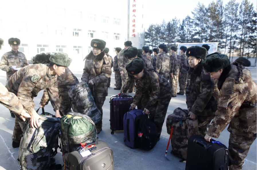 黑河邊防女兵零下38度執勤巡邏(組圖)