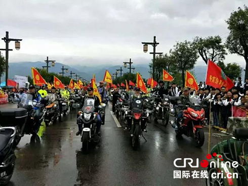 圖片默認標題_fororder_騎士們出發  茹忠善攝_看圖王