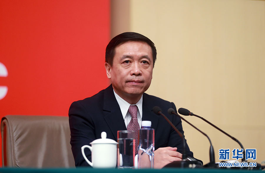 新聞出版廣電總局副局長張宏森向與會記者介紹情況