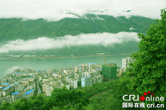 不簽【行遊巴渝標題+摘要】重慶巫山現雲雨奇觀