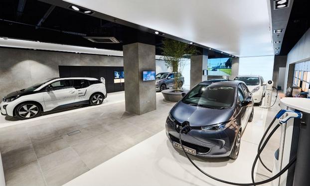 【汽車·房産】車企擱置競爭 設立多品牌電動汽車體驗中心