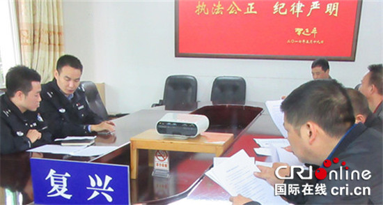 已過審【法制安全】北碚復興派出所召開煙花爆竹從業單位安全會議