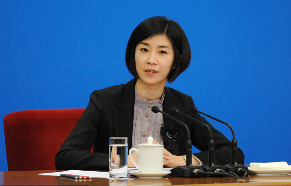 歷屆兩會上的美女翻譯 個個都是學霸