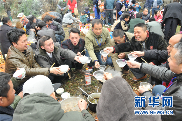 “中國苗族第一村”歡慶“二月二”禳橋節