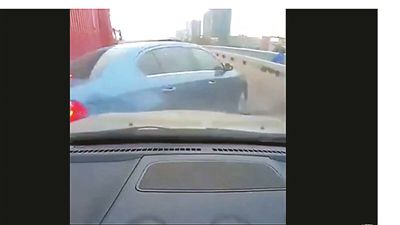 東莞"撞翻變道車"車主確認無責 接3千騷擾電話