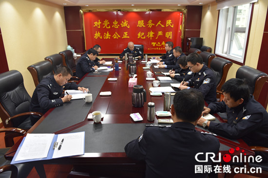 已過審【法制安全】雲陽公安局設立護學崗 兩百警力任學生“守護神”