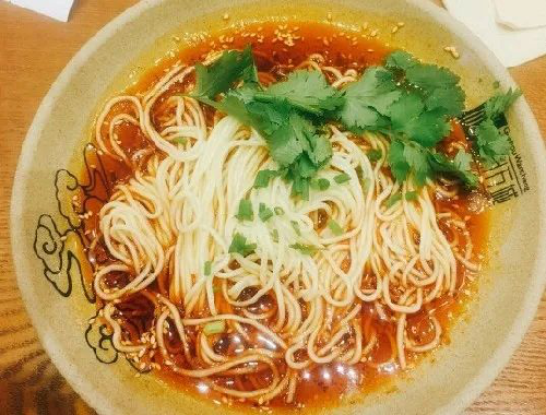【環保視點專題　綠色美食　圖文摘要】一家要憑身份證才能預定包房的麵館