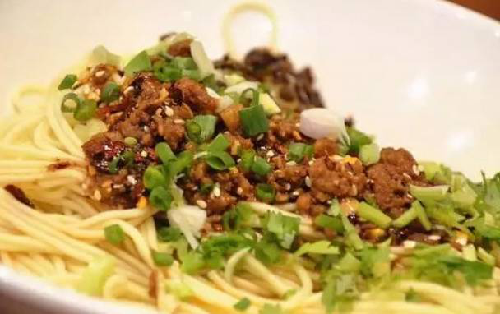 【環保視點專題　綠色美食　圖文摘要】一家要憑身份證才能預定包房的麵館